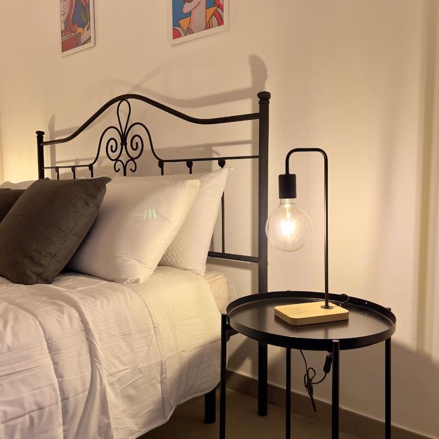 Grottebianche - Sicilian Apartment Catania Bagian luar foto